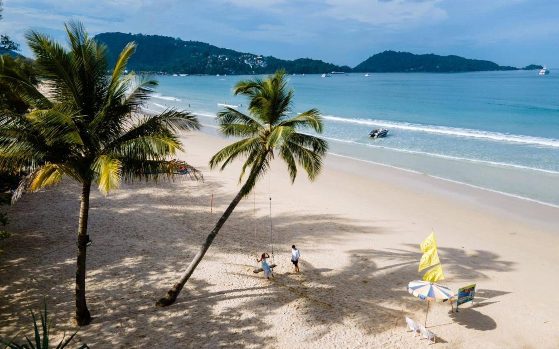 Quality Beach Resorts And Spa Patong Exterior foto